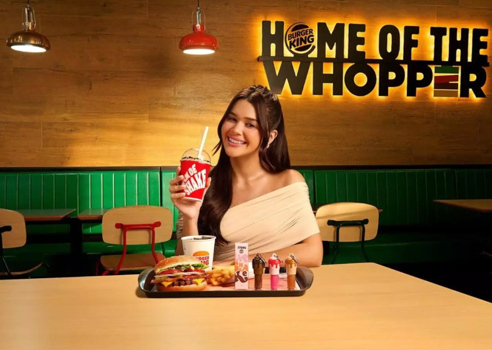 Burger King transforma sabores de shakes em glosses com Franciny Ehlke; veja - Divulgação